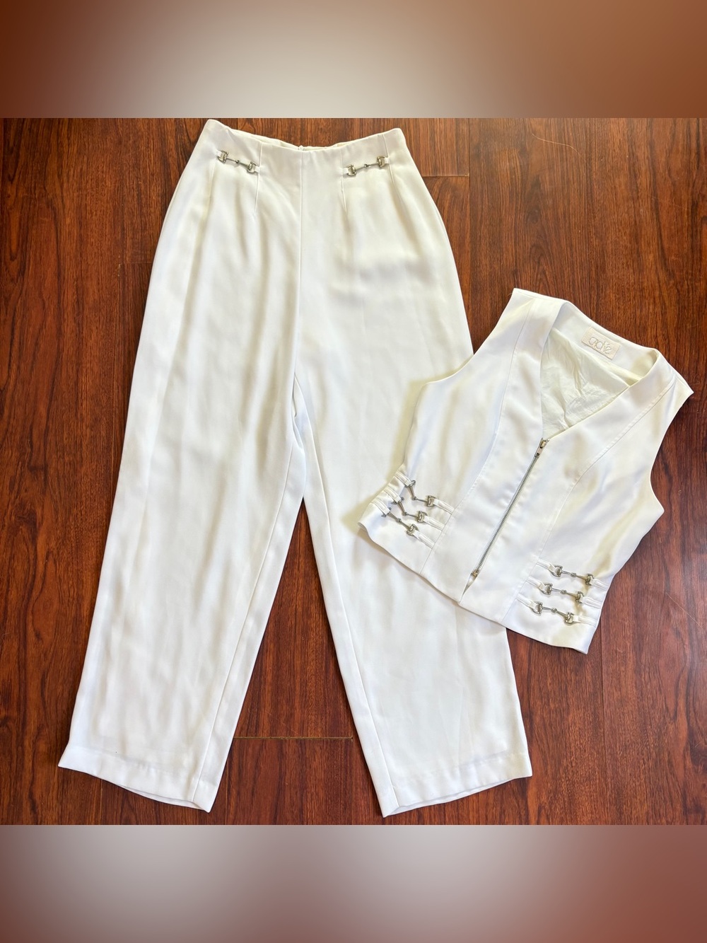 V2K Cache 2 Piece Set Suit 8/Medium Sleeveless Blazer Vest Trouser White Preppy